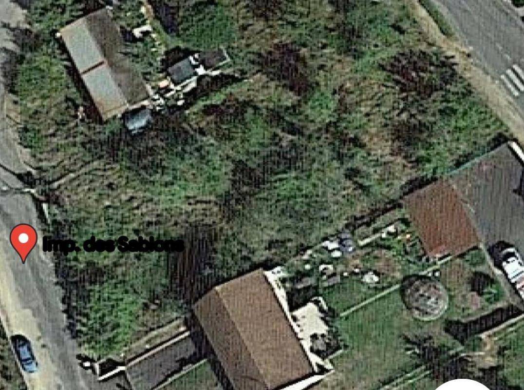 Terrain seul à Chamblet en Allier (03) de 1088 m² à vendre au prix de 25990€