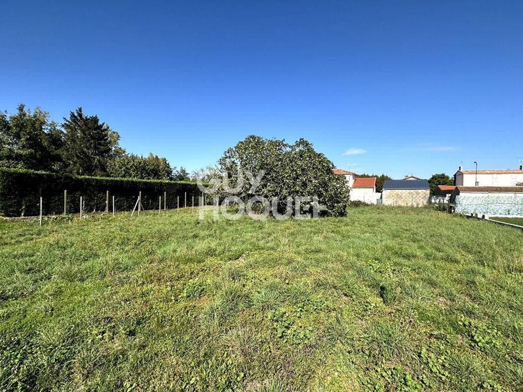 Terrain seul à Rives-d'Autise en Vendée (85) de 1076 m² à vendre au prix de 39500€ - 2