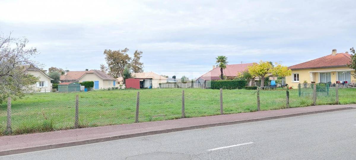 Terrain seul à Artix en Pyrénées-Atlantiques (64) de 1199 m² à vendre au prix de 87000€ - 1