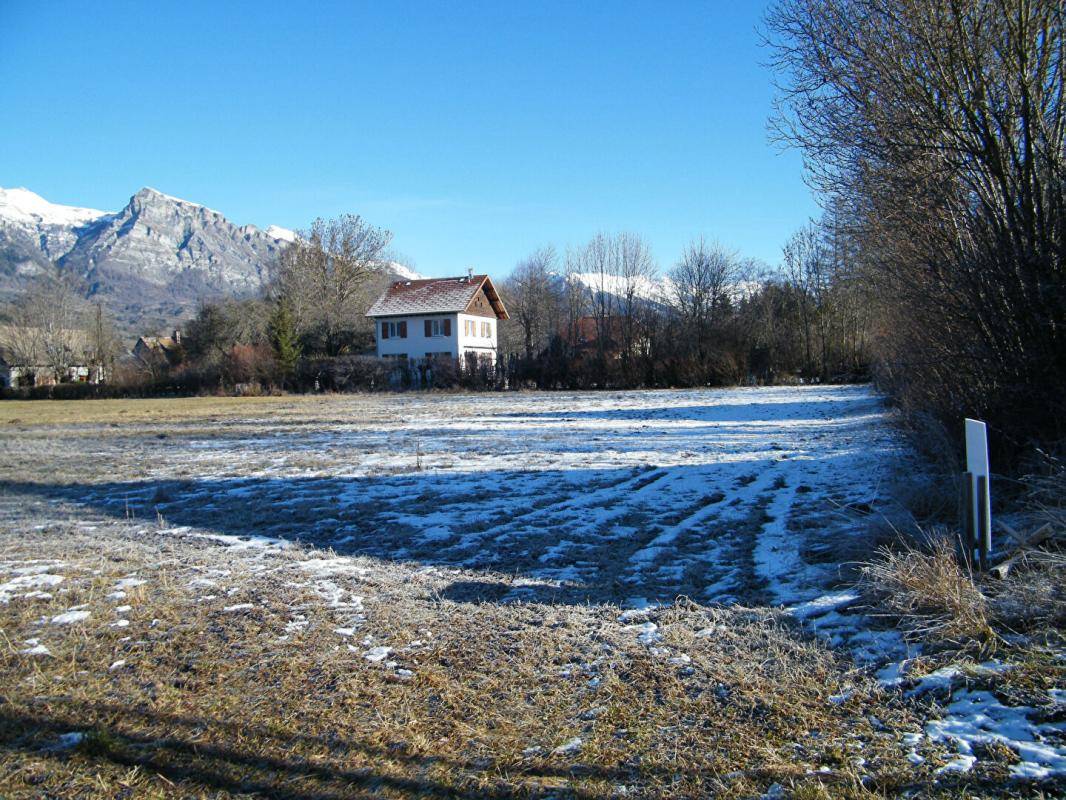Terrain seul à Chabottes en Hautes-Alpes (05) de 400 m² à vendre au prix de 62600€ - 2