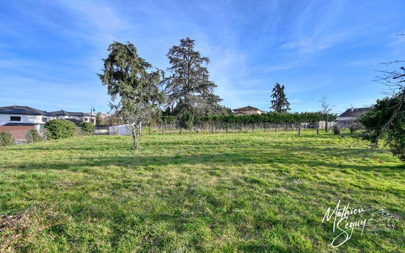 Terrain seul à La Tour-de-Salvagny en Rhône (69) de 803 m² à vendre au prix de 375000€ - 2