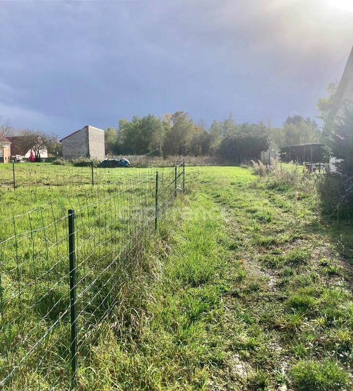 Terrain seul à Gièvres en Loir-et-Cher (41) de 920 m² à vendre au prix de 30000€ - 4