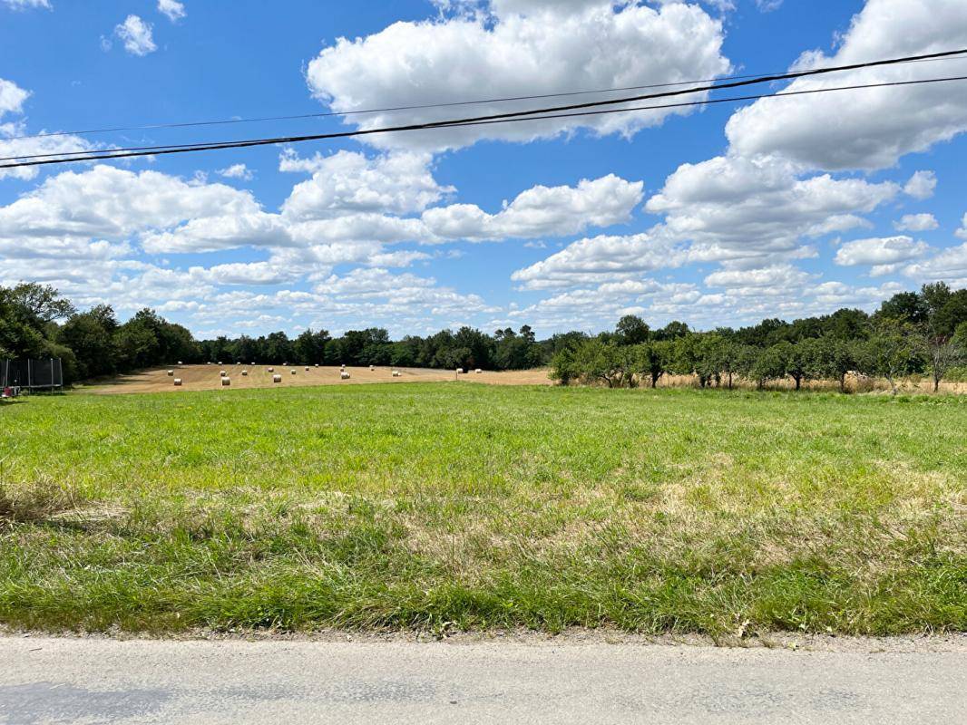 Terrain seul à Thiviers en Dordogne (24) de 2914 m² à vendre au prix de 39000€ - 3