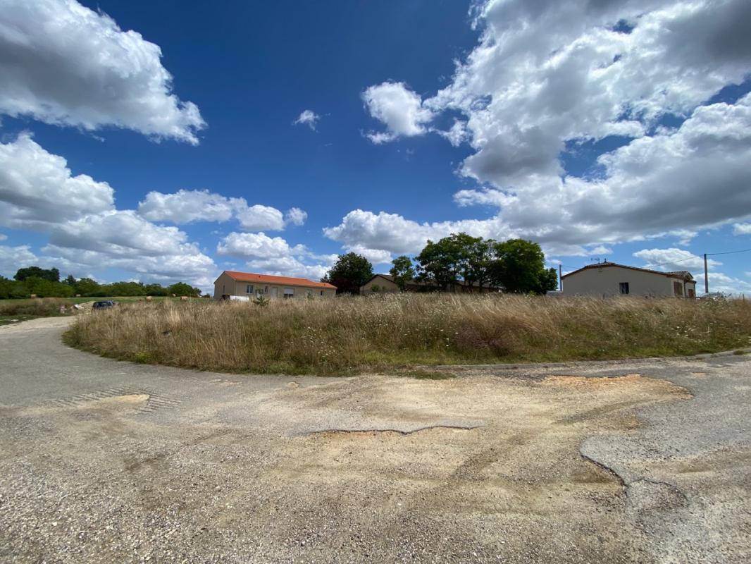 Terrain seul à Lauzun en Lot-et-Garonne (47) de 1297 m² à vendre au prix de 29000€ - 2