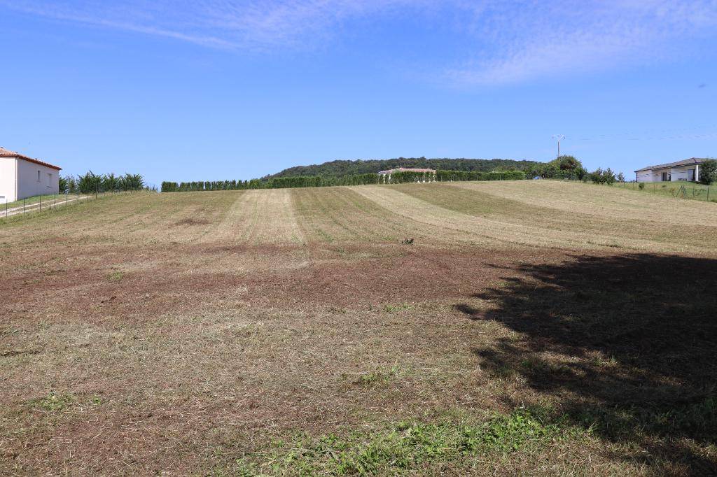 Terrain seul à Dausse en Lot-et-Garonne (47) de 2582 m² à vendre au prix de 49900€ - 2