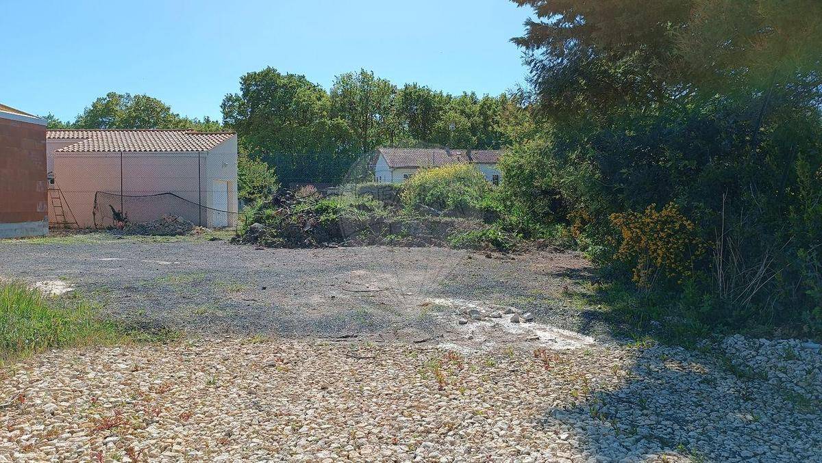 Terrain seul à Royan en Charente-Maritime (17) de 446 m² à vendre au prix de 108000€ - 2