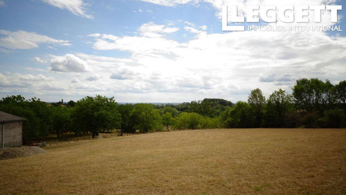 Terrain seul à Thiviers en Dordogne (24) de 5185 m² à vendre au prix de 84700€ - 4