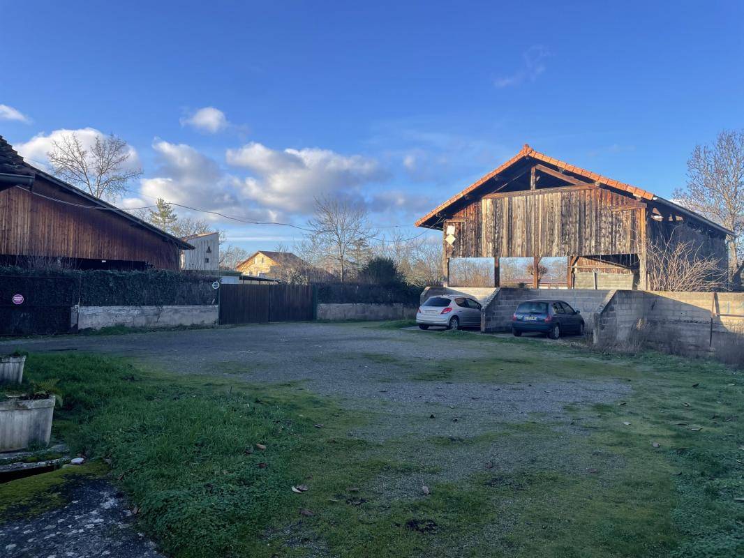 Terrain seul à Maringues en Puy-de-Dôme (63) de 1800 m² à vendre au prix de 139900€ - 4