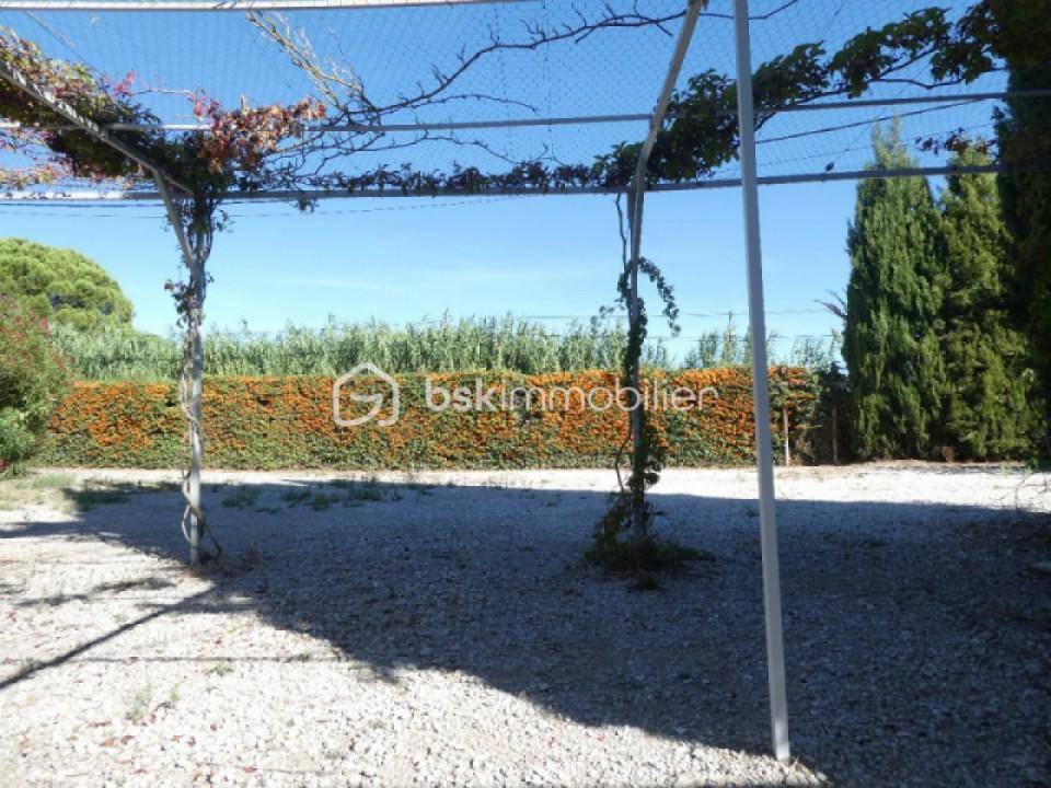 Terrain seul à Arles en Bouches-du-Rhône (13) de 300 m² à vendre au prix de 168900€