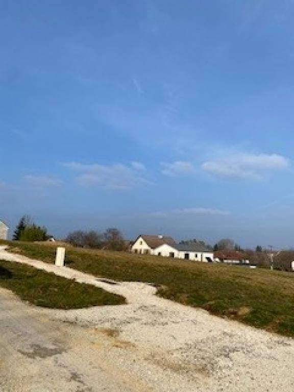 Terrain seul à Rioz en Haute-Saône (70) de 669 m² à vendre au prix de 58500€ - 2