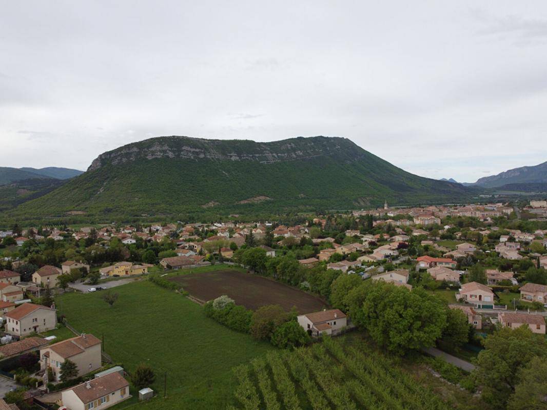 Terrain seul à Laragne-Montéglin en Hautes-Alpes (05) de 400 m² à vendre au prix de 63600€ - 1