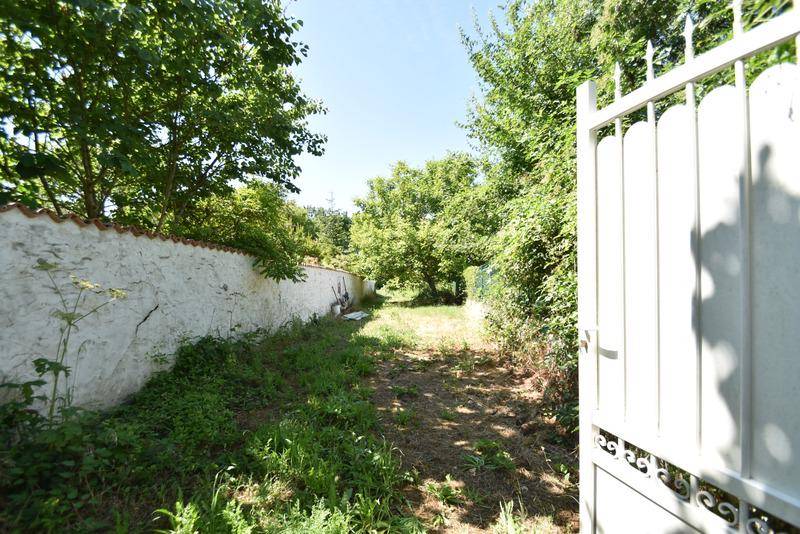 Terrain seul à Vérines en Charente-Maritime (17) de 615 m² à vendre au prix de 98000€ - 1