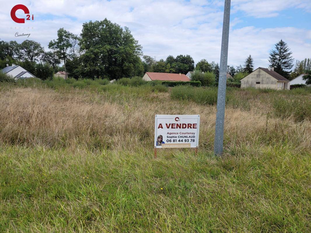 Terrain seul à Courtenay en Loiret (45) de 1945 m² à vendre au prix de 40000€ - 1