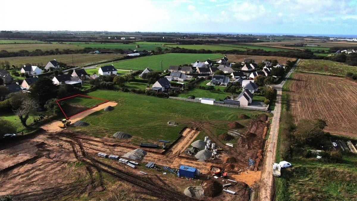 Terrain seul à Plourin en Finistère (29) de 641 m² à vendre au prix de 72000€ - 1