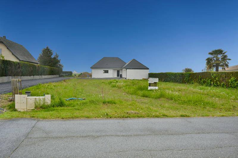 Terrain seul à Beuste en Pyrénées-Atlantiques (64) de 1030 m² à vendre au prix de 90000€ - 1