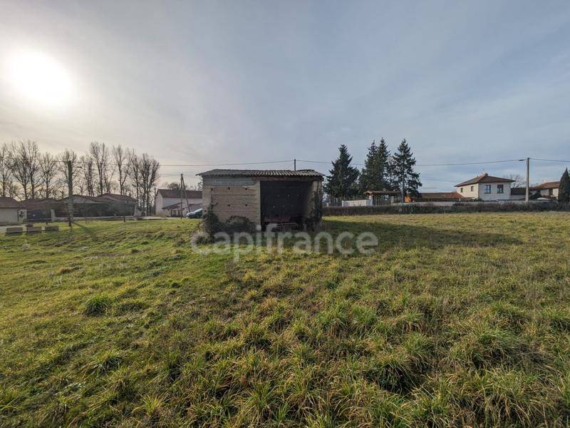 Terrain seul à Feurs en Loire (42) de 1600 m² à vendre au prix de 71000€