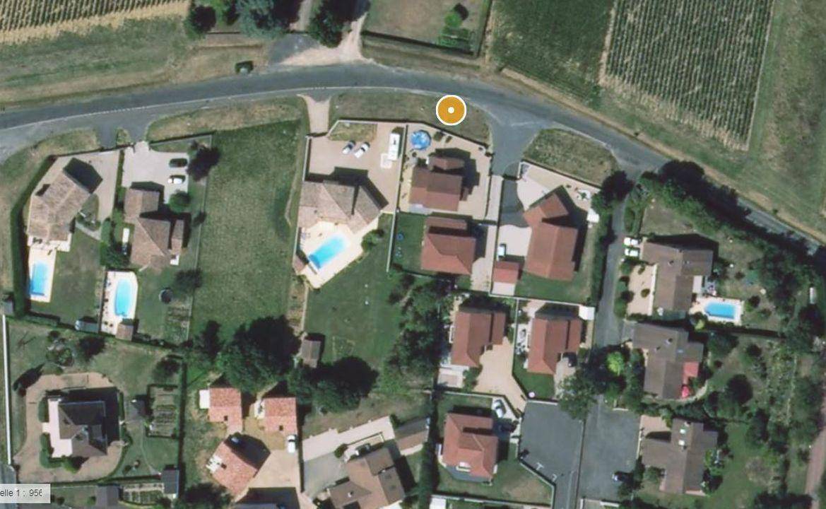 Terrain seul à Charnay-lès-Mâcon en Saône-et-Loire (71) de 830 m² à vendre au prix de 128000€ - 2