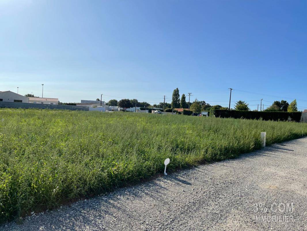 Terrain seul à Saint-Porchaire en Charente-Maritime (17) de 545 m² à vendre au prix de 53400€ - 3