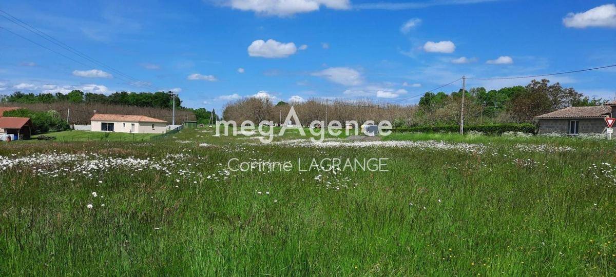 Terrain seul à Sorges et Ligueux en Périgord en Dordogne (24) de 2221 m² à vendre au prix de 34000€