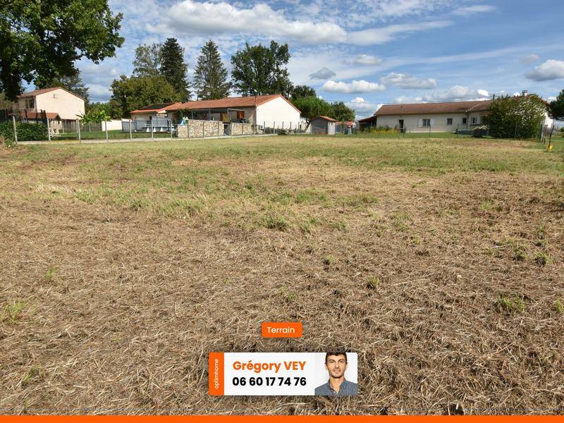 Terrain seul à Lezoux en Puy-de-Dôme (63) de 1281 m² à vendre au prix de 120700€ - 3