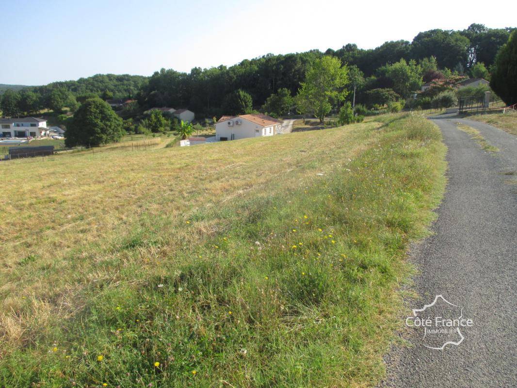 Terrain seul à Castels et Bézenac en Dordogne (24) de 3014 m² à vendre au prix de 49000€ - 3