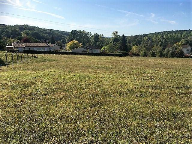 Terrain seul à Paussac-et-Saint-Vivien en Dordogne (24) de 5693 m² à vendre au prix de 42500€ - 2