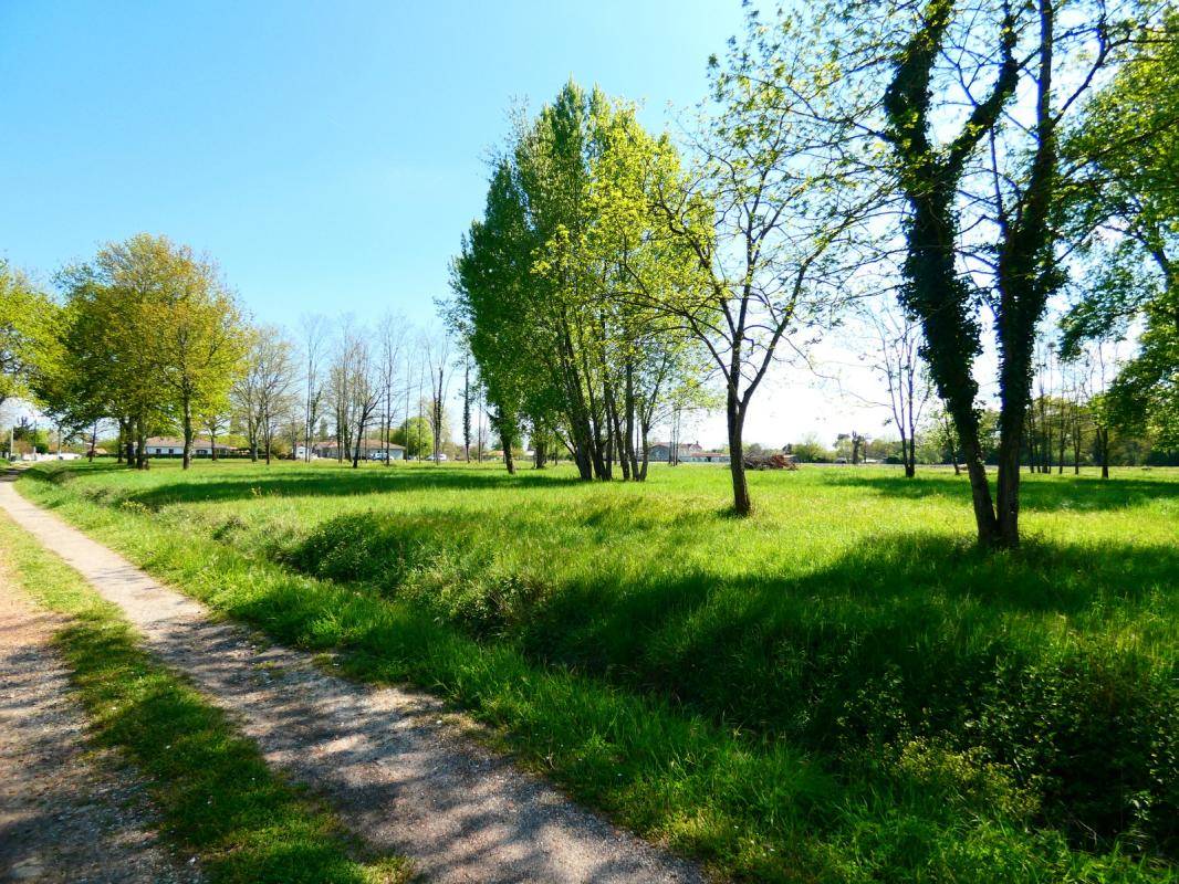 Terrain seul à Saint-Estèphe en Gironde (33) de 1700 m² à vendre au prix de 95000€ - 3