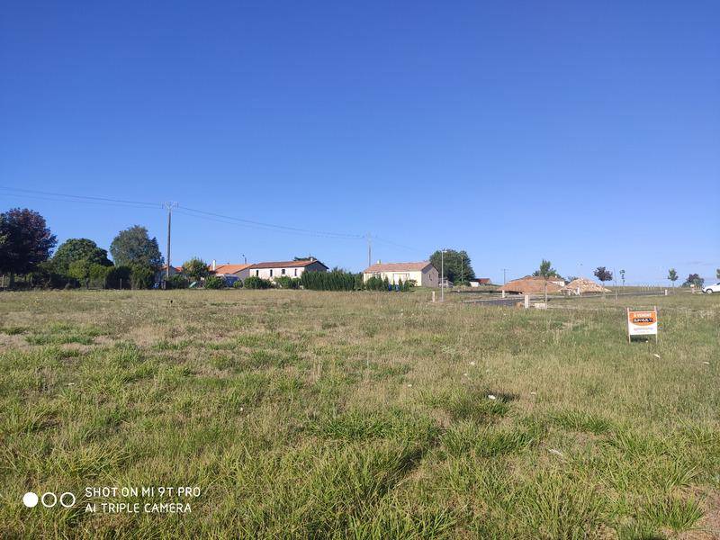 Terrain seul à Val-de-Bonnieure en Charente (16) de 1049 m² à vendre au prix de 38666€ - 1