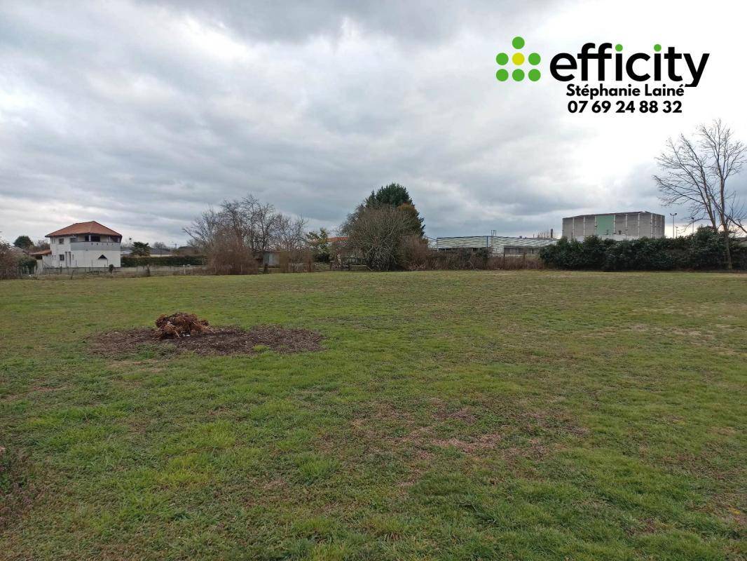 Terrain seul à Bazet en Hautes-Pyrénées (65) de 3300 m² à vendre au prix de 132000€ - 2