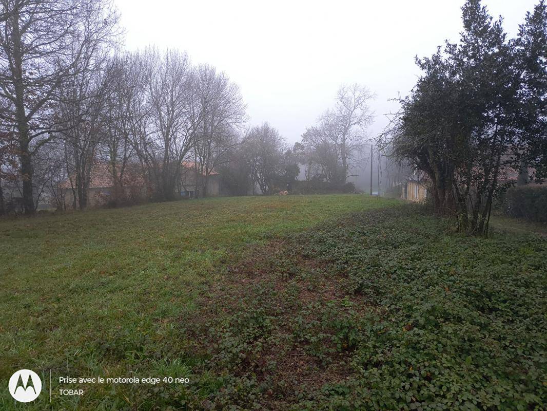 Terrain seul à Lembras en Dordogne (24) de 2000 m² à vendre au prix de 52000€ - 2
