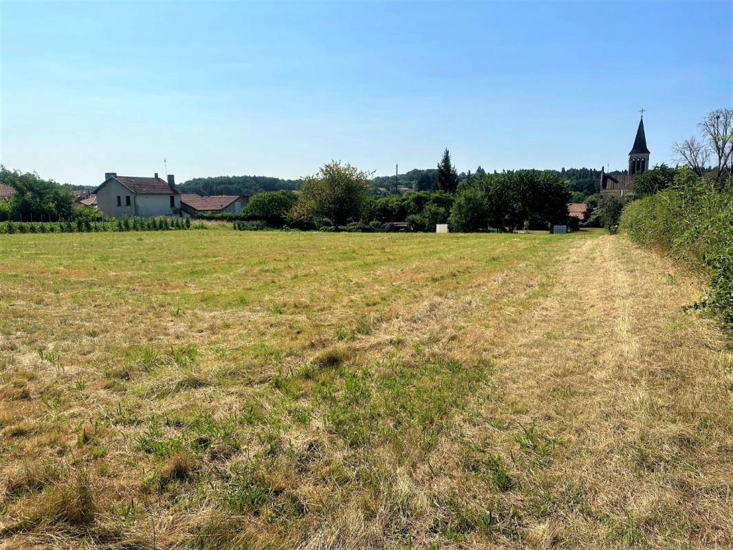 Terrain seul à Chabanais en Charente (16) de 1750 m² à vendre au prix de 22500€ - 4