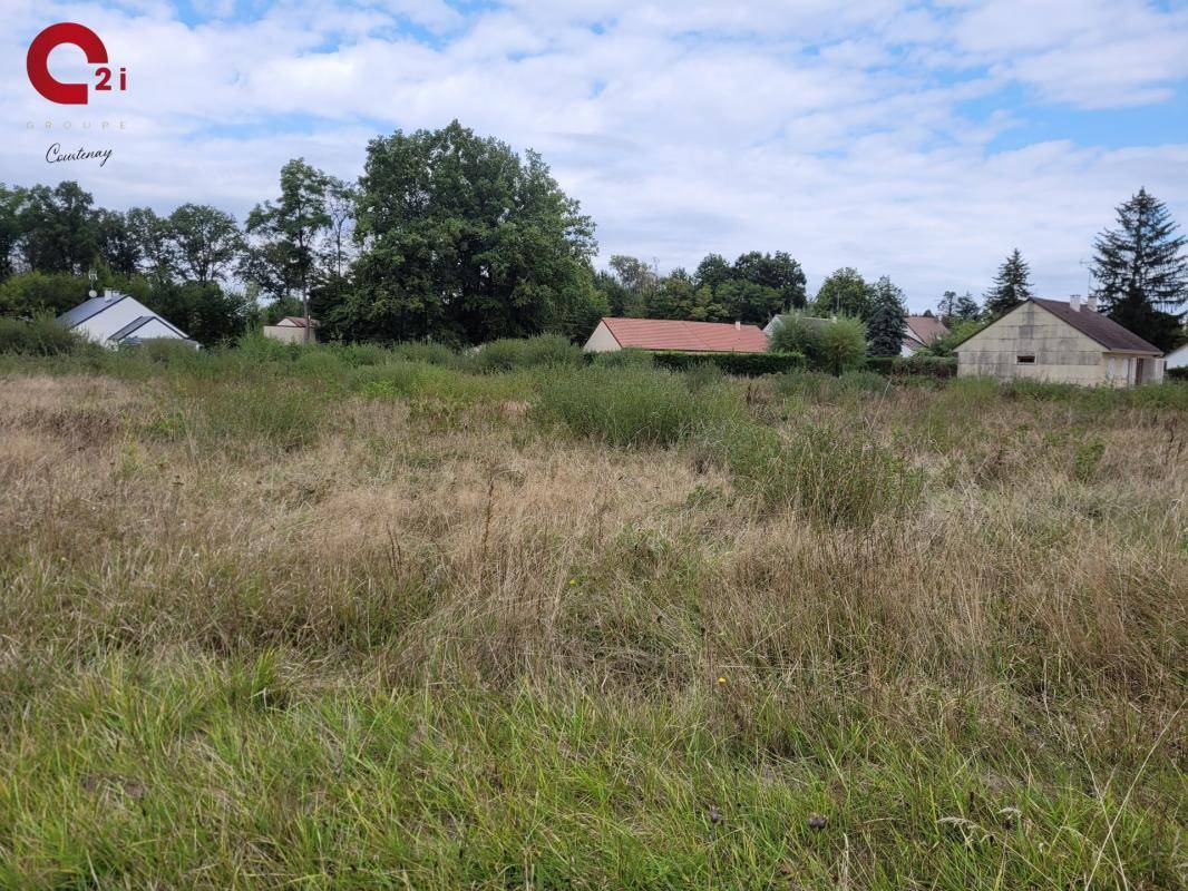 Terrain seul à Courtenay en Loiret (45) de 1945 m² à vendre au prix de 40000€ - 2