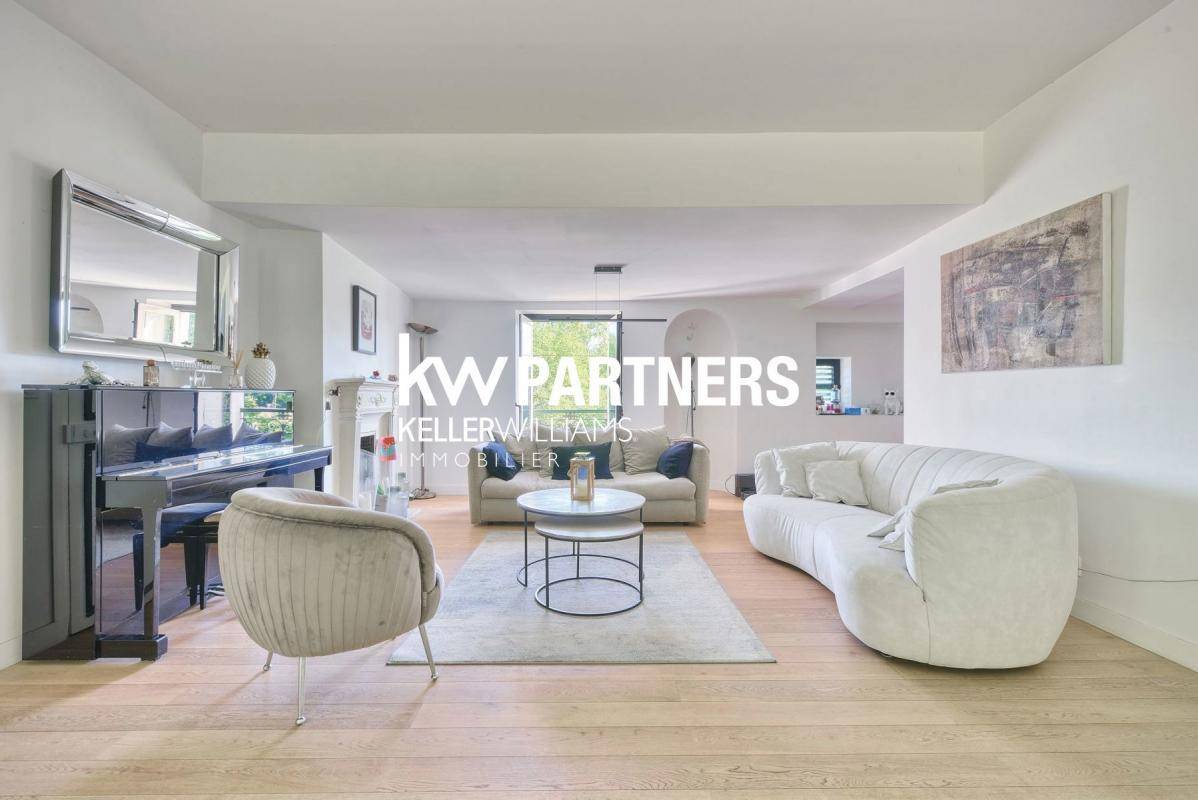 Image de l'annonce VENTE d'une maison F8 (351 m²) à…