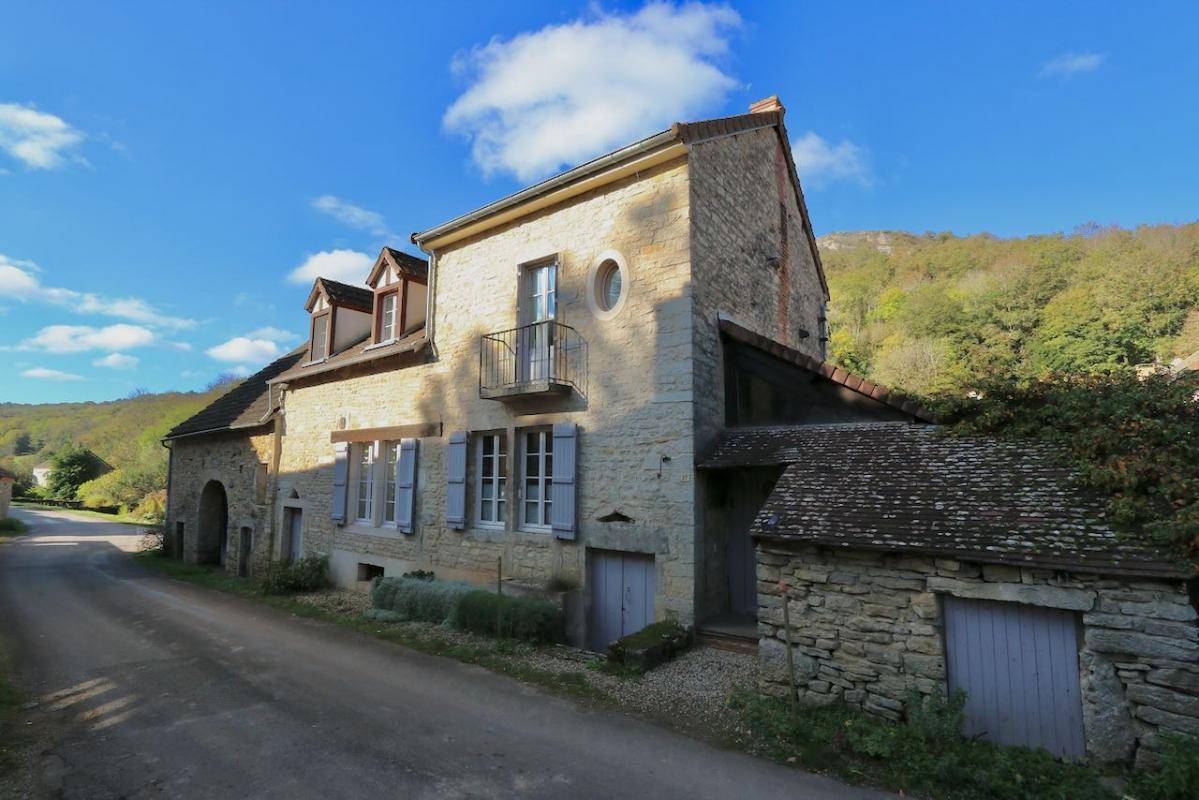 Image de l'annonce Maison de village au bord de l'eau