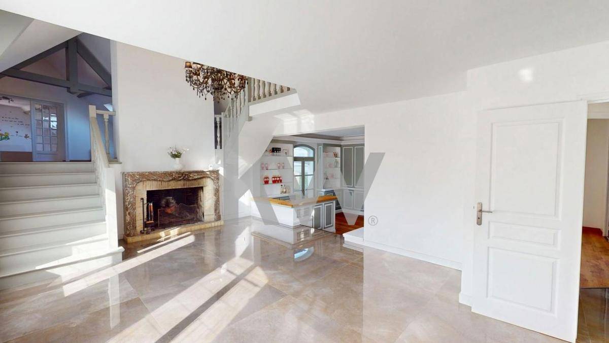 Image de l'annonce A VENDRE A TINQUEUX GRANDE MAISON AU…