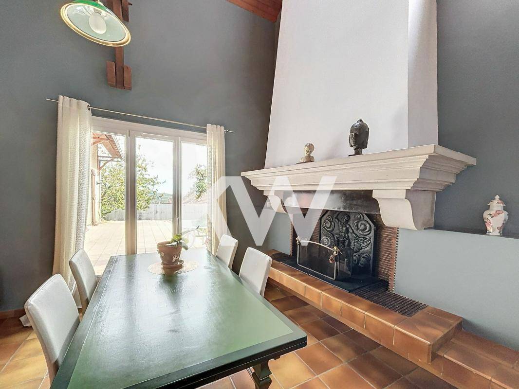 Image de l'annonce Maison de 6 pièces (190 m²) à…