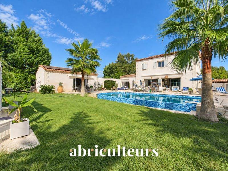 Image de l'annonce Villa familiale avec piscine et dépendances –…
