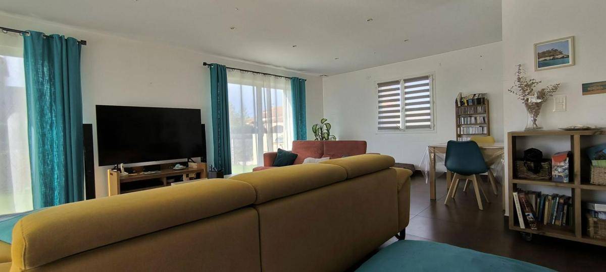 Image de l'annonce VENTE d'une maison de 6 pièces (200…