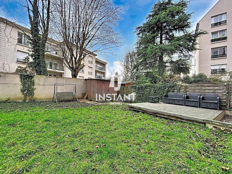 Image de l'annonce CHARENTON-LE-PONT - Rez-de-jardin d'exception avec vaste jar