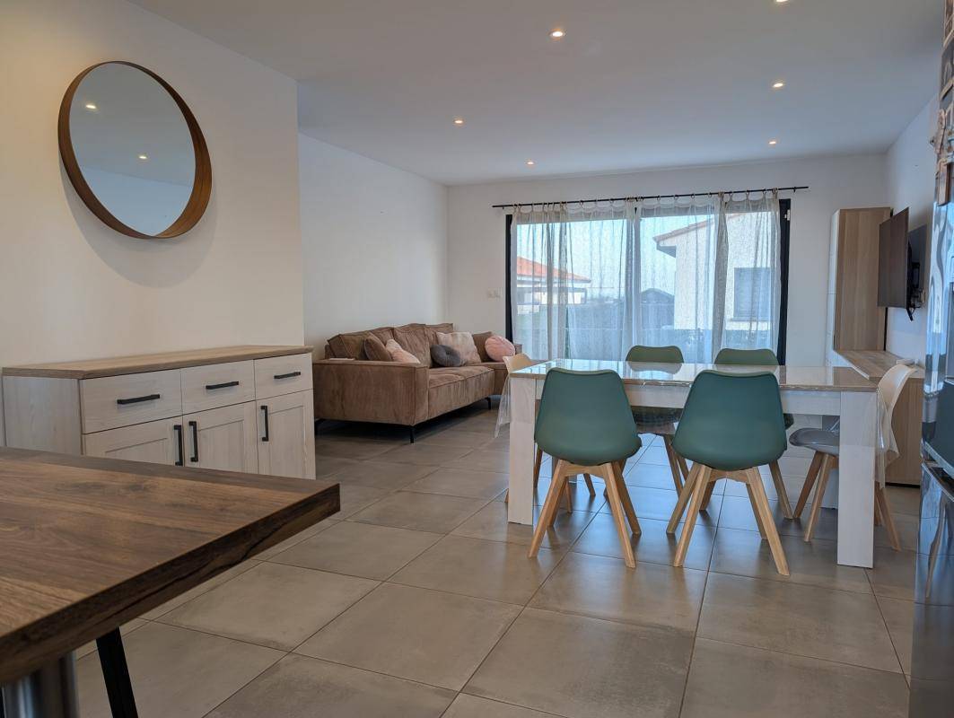 Image de l'annonce Maison récente avec exterieur et garage