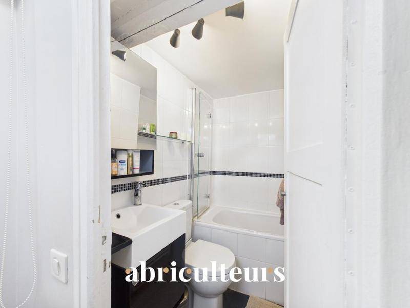 Image de l'annonce Studio en duplex calme en vente à…