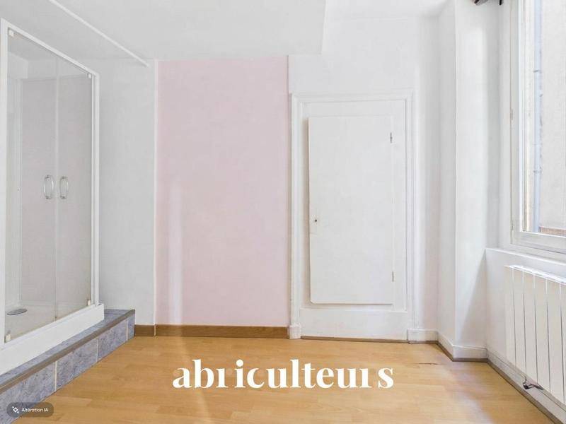 Image de l'annonce Petit 2 pièces à fort potentiel en…
