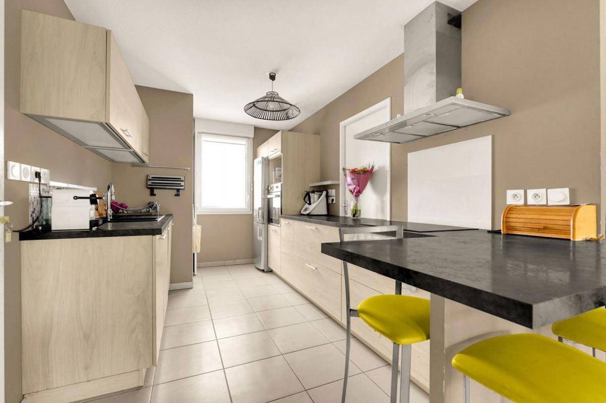Image de l'annonce A VENDRE - Maison T6 de 117…