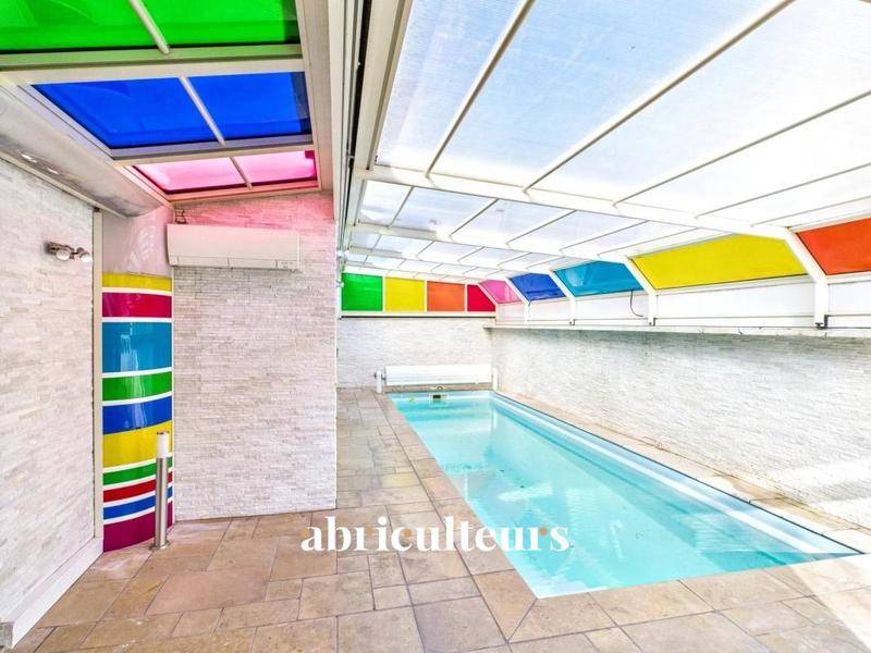 Image de l'annonce Belle maison rénovée avec piscine couverte à…