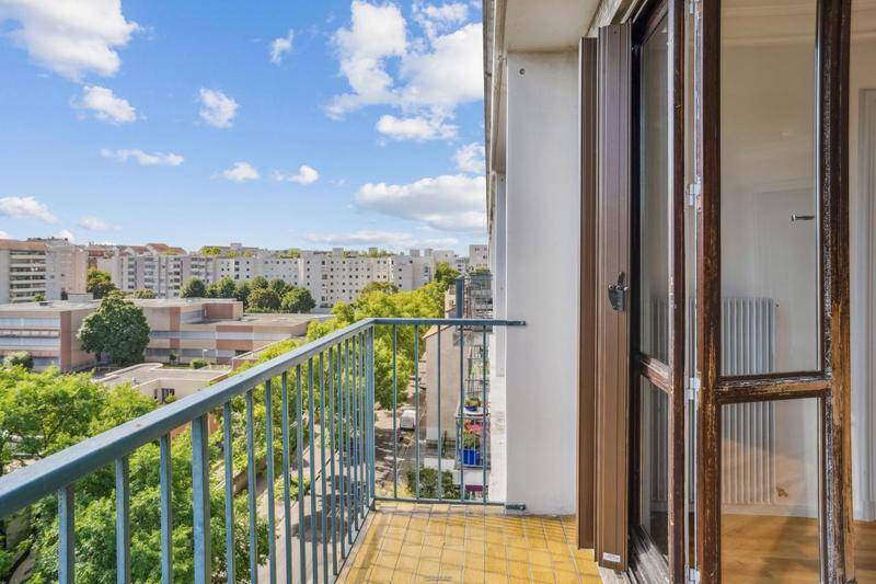Image de l'annonce Dernier étage - appartement traversant avec balcon,…