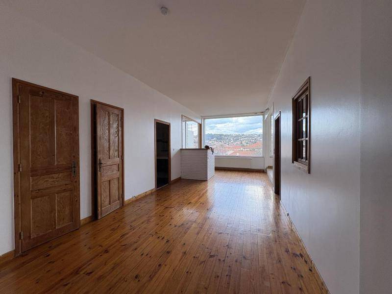 Image de l'annonce Appartement spacieux et lumineux avec stationnement -…