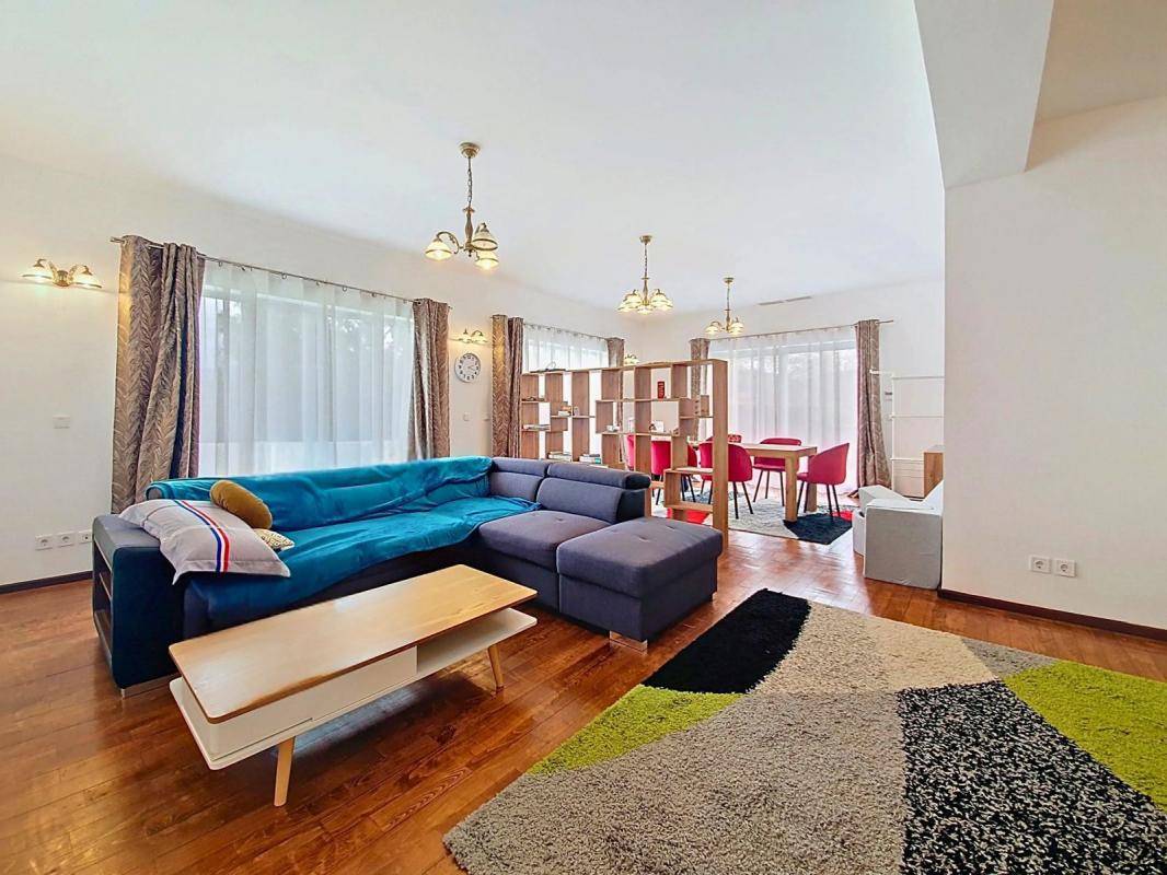 Image de l'annonce Maison familiale avec vue, jardin et grand…
