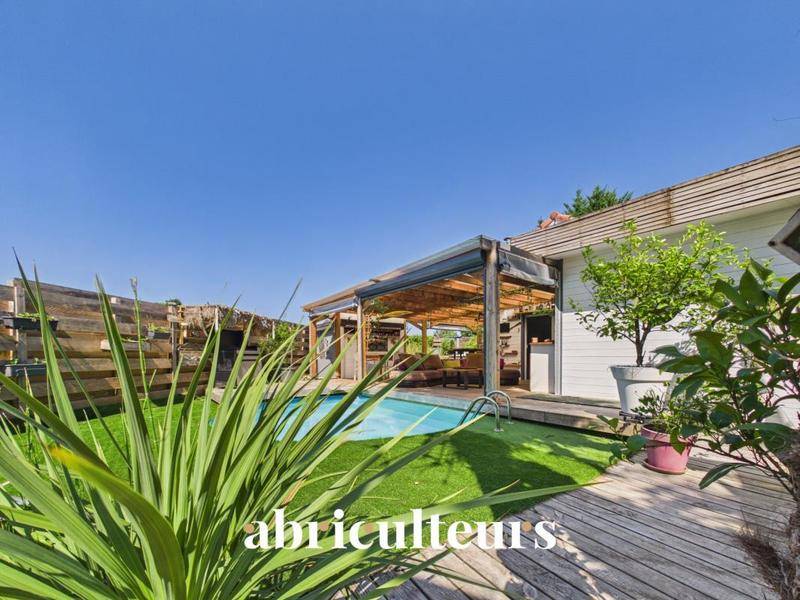 Image de l'annonce Maison de plain-pied avec piscine dans un…