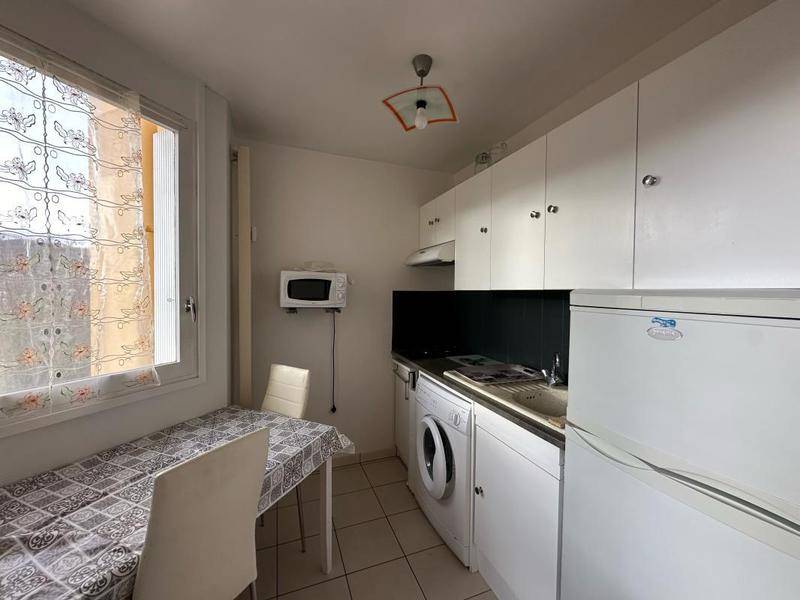 Image de l'annonce Studio meublé 3ème étage