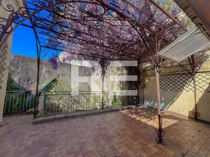 Image de l'annonce NÎMES CENTRE - RARE - IMMEUBLE AVEC…